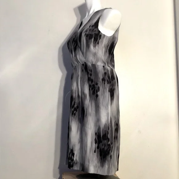 Banana Republic Silver and Black Silk Dress Size 6 - Picture 2 of 5